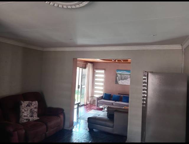3 BEDROOM HOUSE FOR SALE IN DOBSONVILLE EXT 3